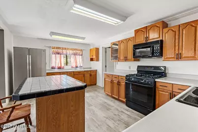 18246 S Henry Coe Road, Peeples Valley, AZ 86332 - Photo 5