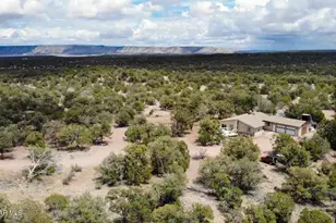 55409 N Madre Circle, Seligman, AZ 86337 - Photo 23