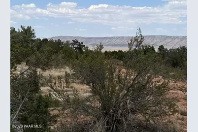 3883 N Shadow Mountain Parkway, Seligman, AZ 86337 - Photo 1