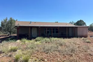9 Keller Pl, Ash Fork, AZ 86320 - Photo 5