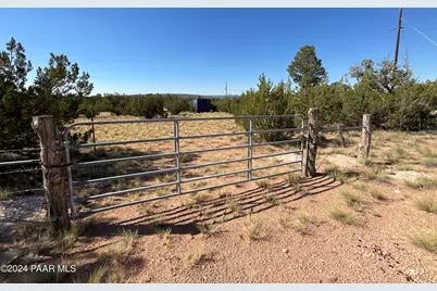 26797 W Fort Rock Road, Seligman, AZ 86337 - Photo 1