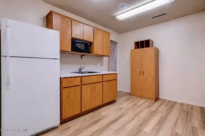 8056 E Valley Road, Prescott Valley, AZ 86314 - Photo 9