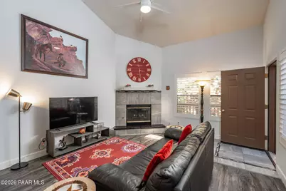 237 Creekside Circle #E, Prescott, AZ 86303 - Photo 9