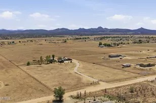 2285 W Bayberry Dr, Paulden, AZ 86334 - Photo 7