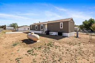 18296 S Frontier Rd, Peeples Valley, AZ 86332 - Photo 27