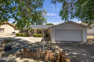 10833 E Oxbow Dr, Dewey-Humboldt, AZ 86327 - Photo 1