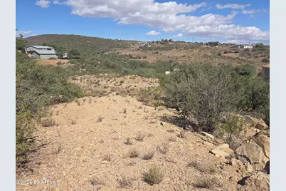 11830 E Yavapai Drive, Dewey-Humboldt, AZ 86327 - Photo 1