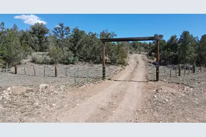 26100 W Moon Mountain Trail, Seligman, AZ 86337 - Photo 3