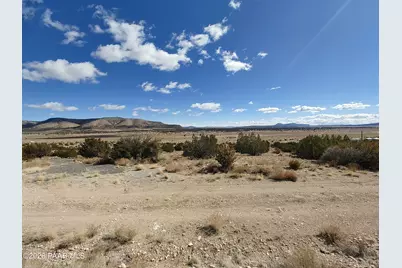 54870 Paint Brush Lane, Seligman, AZ 86337 - Photo 5
