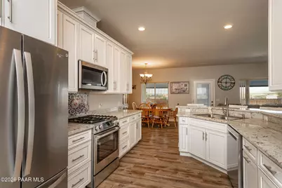 14660 E Cielo Vista Lane, Dewey-Humboldt, AZ 86327 - Photo 11