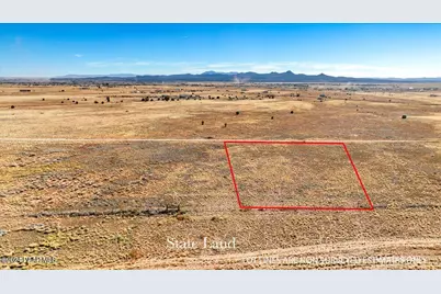 3294 W Limestone Drive, Paulden, AZ 86334 - Photo 1