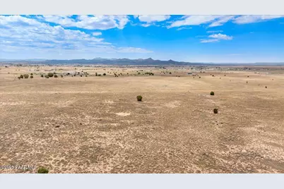 3299 W Limestone Drive, Paulden, AZ 86334 - Photo 11