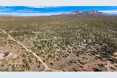 8475 W Meadowlark Road, Prescott, AZ 86305 - Photo 9