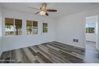 9330 S Donald Trail, Kirkland, AZ 86332 - Photo 17
