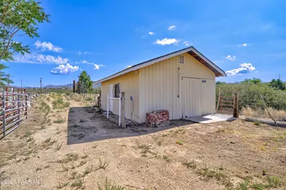 9330 S Donald Trail, Kirkland, AZ 86332 - Photo 25