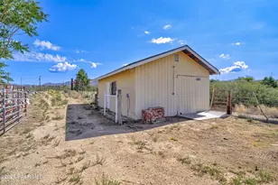 9330 S Donald Trail, Kirkland, AZ 86332 - Photo 25