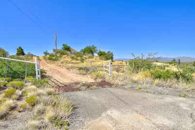 9330 S Donald Trail, Kirkland, AZ 86332 - Photo 31
