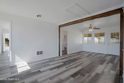 9330 S Donald Trail, Kirkland, AZ 86332 - Photo 7