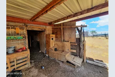 44050 W Fort Rock Road, Seligman, AZ 86337 - Photo 29