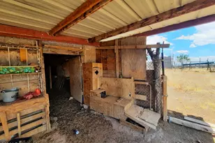 44050 W Fort Rock Rd, Seligman, AZ 86337 - Photo 29