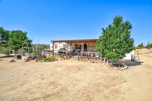 8360 W Barrington Rd, Wilhoit, AZ 86332 - Photo 3