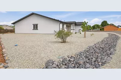 8585 E Apache Drive, Prescott Valley, AZ 86314 - Photo 9
