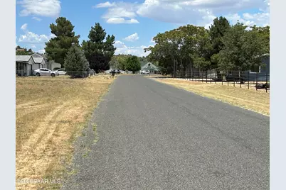 18628 S Joseph Hodge Road, Peeples Valley, AZ 86332 - Photo 9