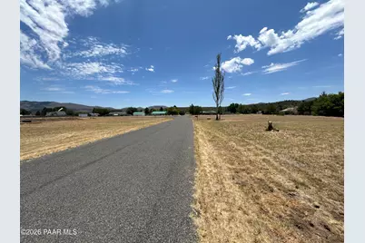 18628 S Joseph Hodge Road, Peeples Valley, AZ 86332 - Photo 11