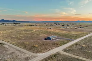 3419 W Cherry Blossom Ln, Paulden, AZ 86334 - Photo 3