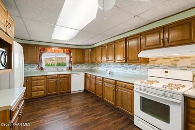 9980 E Piebald Lane, Dewey-Humboldt, AZ 86327 - Photo 5