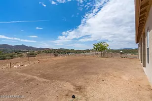 1805 S Crooked H Trail, Dewey-Humboldt, AZ 86327 - Photo 37