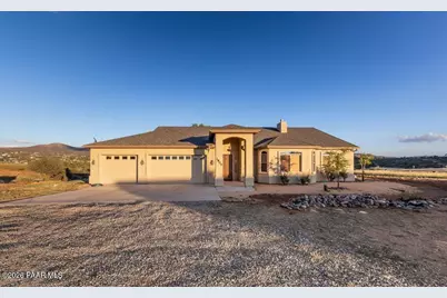 1805 S Crooked H Trail, Dewey-Humboldt, AZ 86327 - Photo 1
