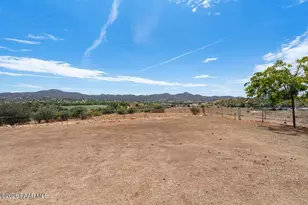1805 S Crooked H Trail, Dewey-Humboldt, AZ 86327 - Photo 35