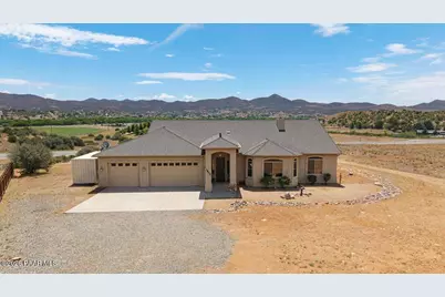 1805 S Crooked H Trail, Dewey-Humboldt, AZ 86327 - Photo 1