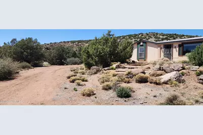 21095 E McKenzie Drive, Kingman, AZ 86401 - Photo 1