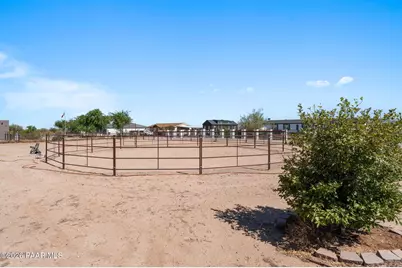 27513 N 252nd Avenue, Wittmann, AZ 85361 - Photo 3