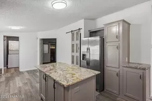 12140 E Obsidian Loop Rd, Dewey-Humboldt, AZ 86327 - Photo 13