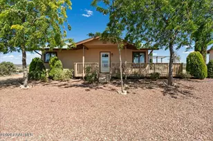 974 N Grandview, Paulden, AZ 86334 - Photo 5