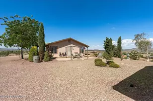 974 N Grandview, Paulden, AZ 86334 - Photo 1