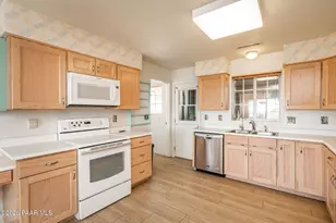 10680 E Straight Arrow, Dewey-Humboldt, AZ 86327 - Photo 13