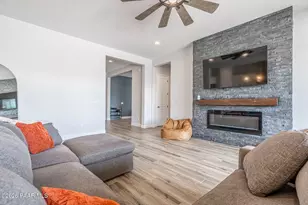 7878 E Hideaway Fls Ct, Prescott Valley, AZ 86315 - Photo 11