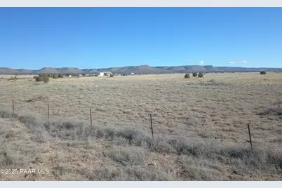 085C W Malapai Road, Paulden, AZ 86334 - Photo 3