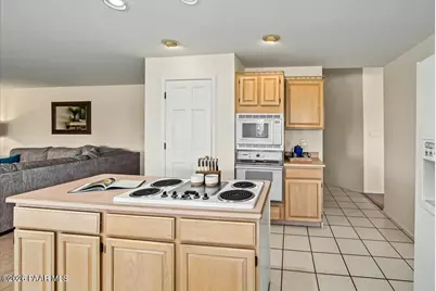 11001 E Manzanita Trail, Dewey-Humboldt, AZ 86327 - Photo 13