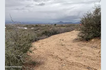 8180 S Bristol Boulevard, Wilhoit, AZ 86332 - Photo 7