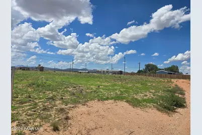 435 W Bermuda Lane, Paulden, AZ 86334 - Photo 1