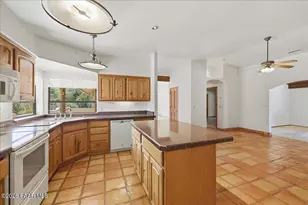 2470 W Twinoaks Dr, Prescott, AZ 86305 - Photo 9