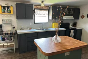 25284 W El Dorado Dr, Seligman, AZ 86337 - Photo 11