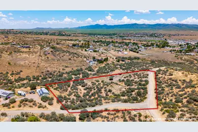11830 E Yavapai Drive, Dewey-Humboldt, AZ 86327 - Photo 1