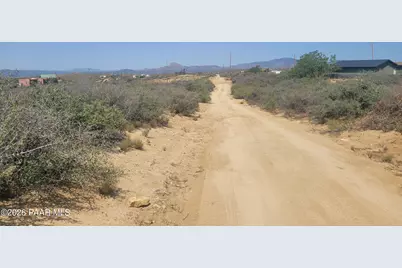 8155 W Barrington Road, Wilhoit, AZ 86332 - Photo 9