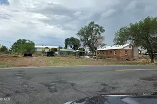 47077 N Fifth St, Ash Fork, AZ 86320 - Photo 3